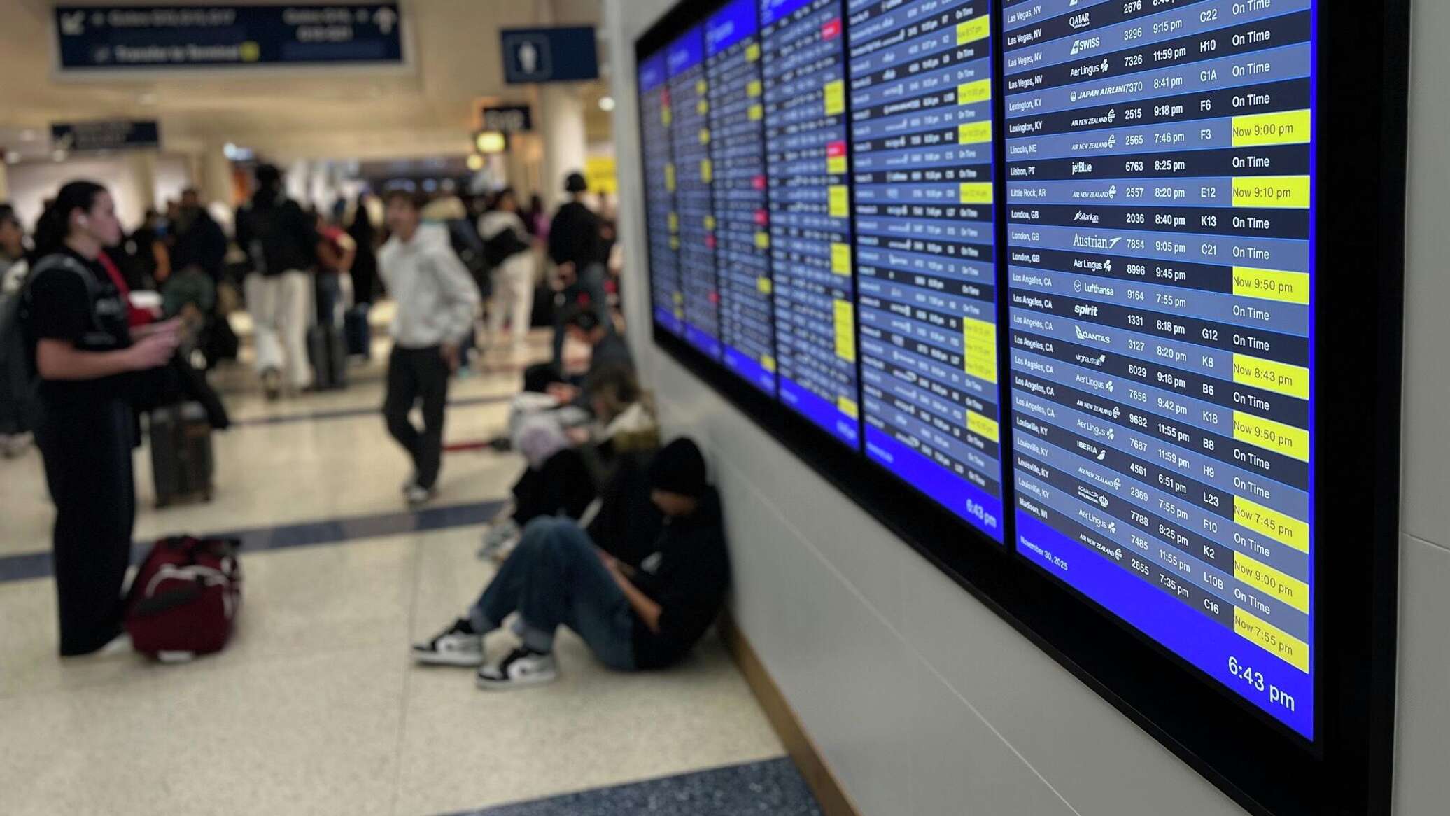 عدد الرحلات الملغاة والمتأخرة في الولايات المتحدة يتجاوز 10 آلاف رحلة بسبب تساقط الثلوج