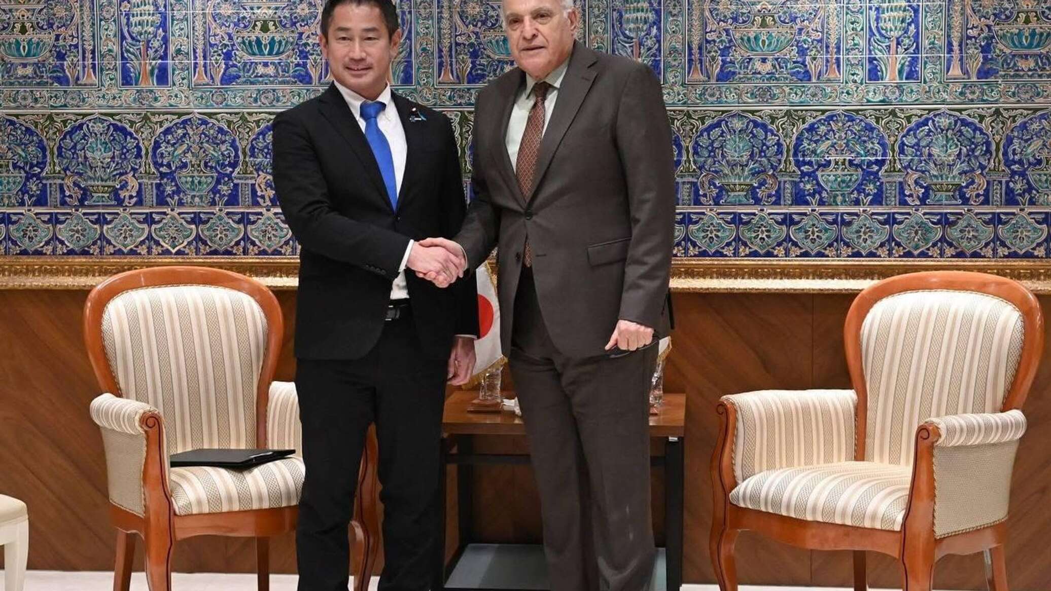 خبراء لـ"سبوتنيك": تنويع الشركاء مفتاح المرحلة الاقتصادية المقبلة في الجزائر