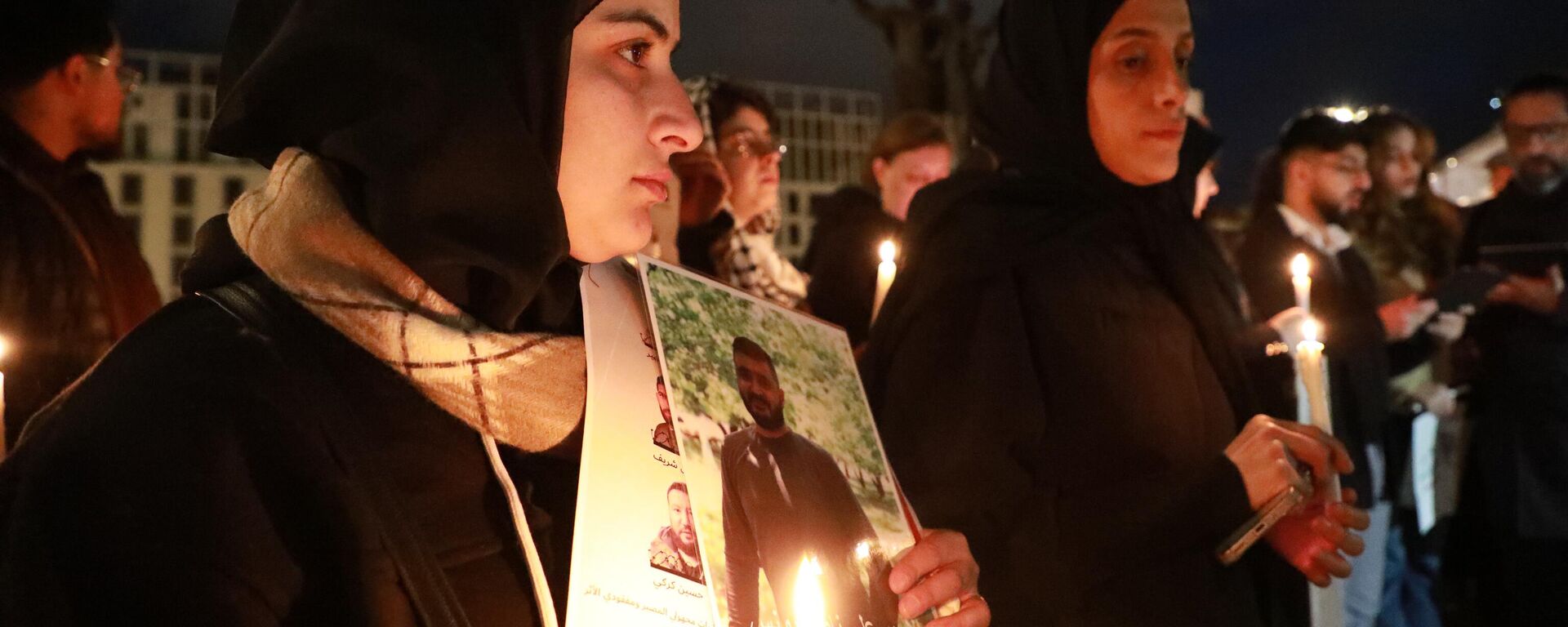 شموع وتراتيل في ساحة الشهداء - سبوتنيك عربي, 1920, 29.12.2025