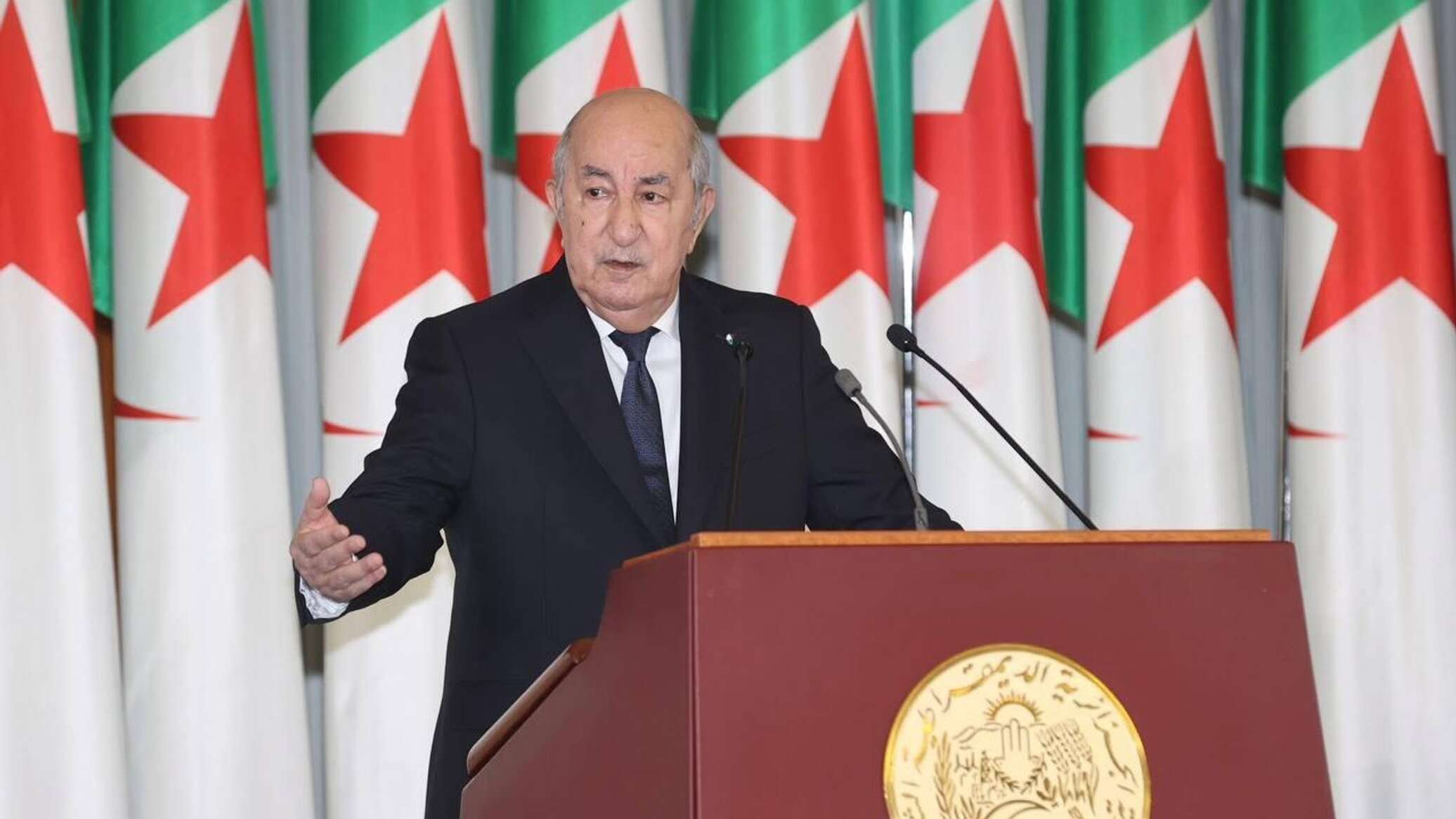 الرئيس الجزائري في خطاب للأمة: موقفنا من فلسطين ثابت وهناك محاولات لزرع الفتنة مع تونس