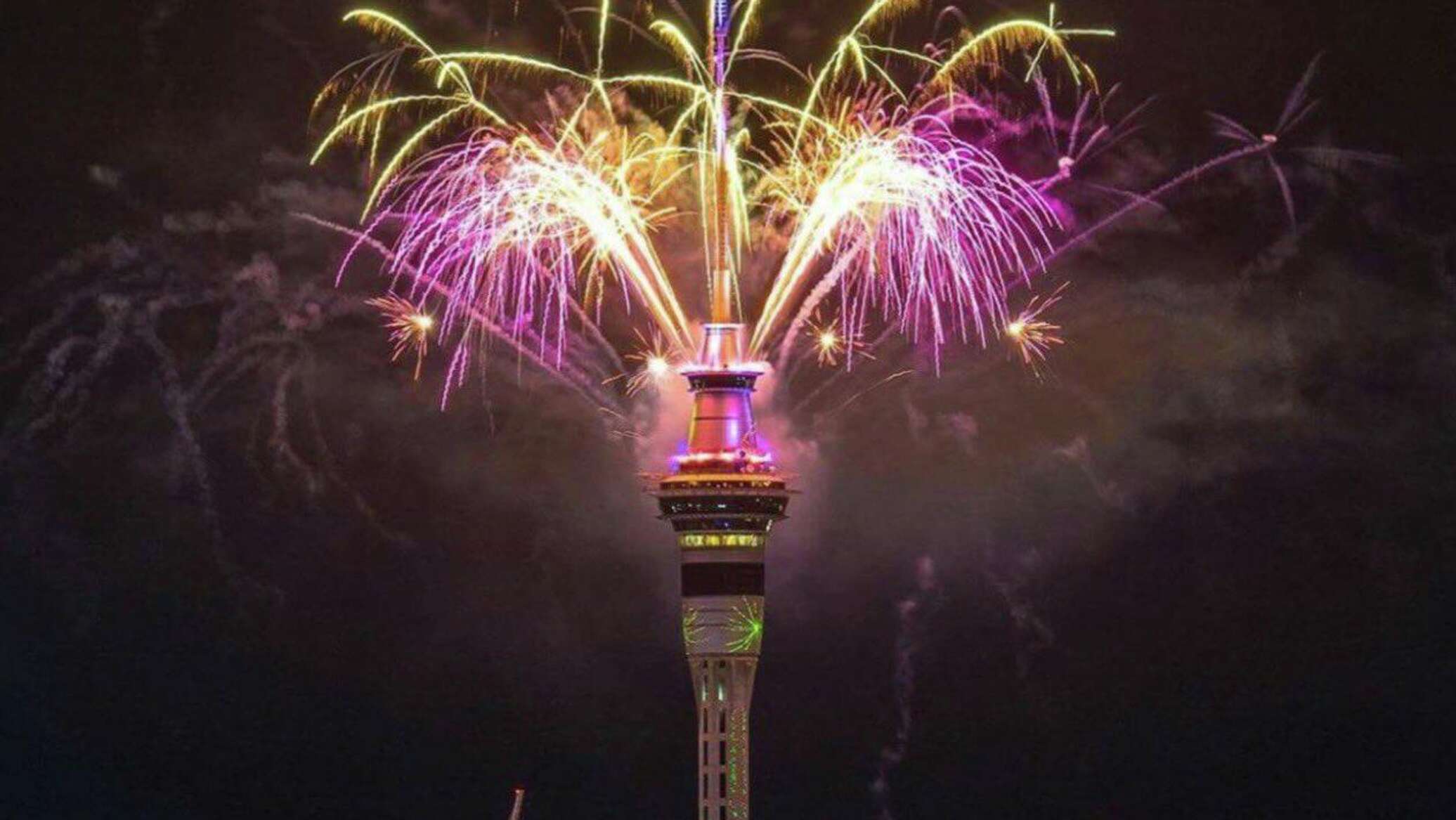 بعروض مميزة.. نيوزيلندا أول دولة في العالم تستقبل عام 2026.. فيديو