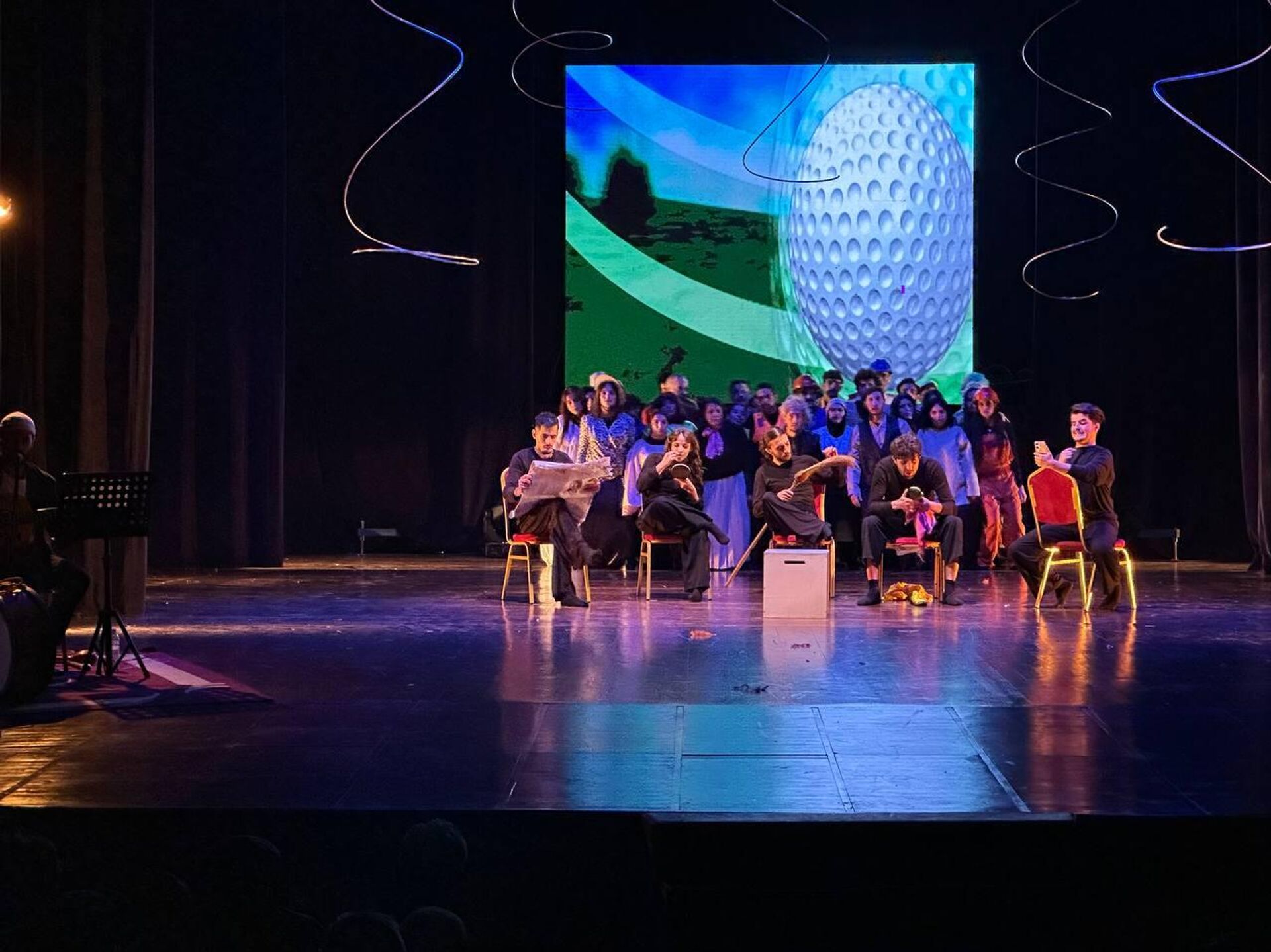 المخرج  أحمد رزاق لسبوتنيك:المسرح الجزائري يعاني نقص الميزانية والجمهور هو الحكم وليس النقاد - سبوتنيك عربي, 1920, 31.12.2025