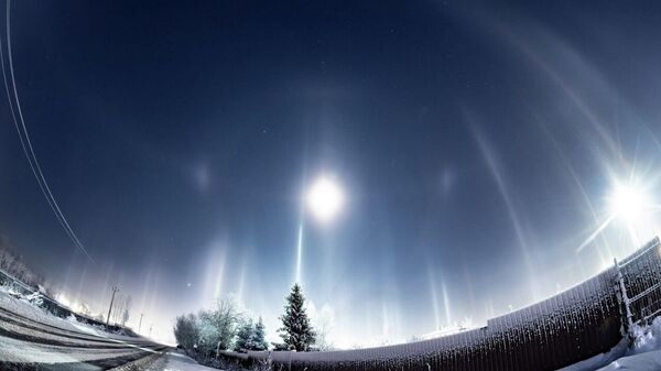 أعمدة ضوئية ملونة في سماء لينينغراد.. ظاهرة نادرة تخطف الأنظار - سبوتنيك عربي