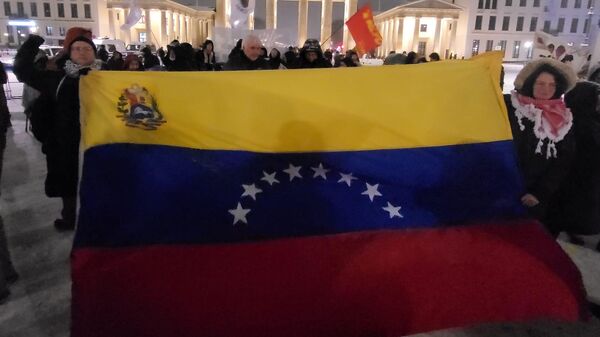 مئات المتظاهرين في برلين ينددون بالهجوم الأمريكي على فنزويلا - سبوتنيك عربي