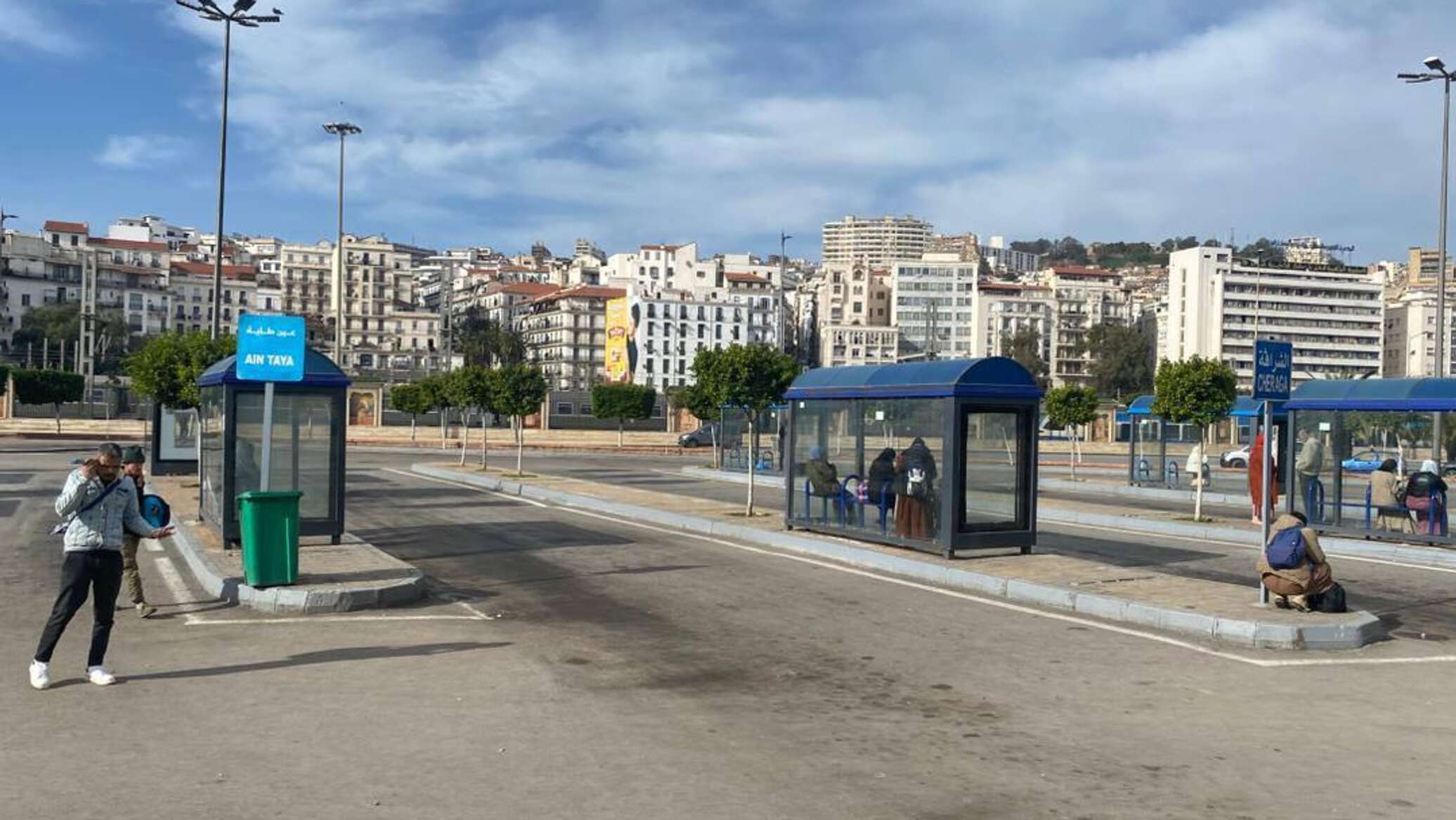 مسؤول بـ"حماية المستهلك" الجزائرية يعلق لـ"سبوتنيك" على إضرابات النقل التي تشهدها البلاد.. صور