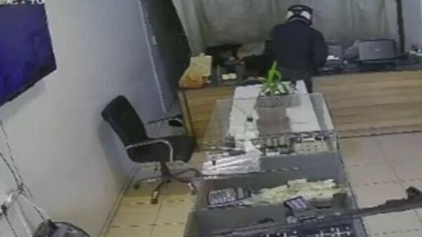 لصان يسرقان محل مجوهرات في تركيا - سبوتنيك عربي