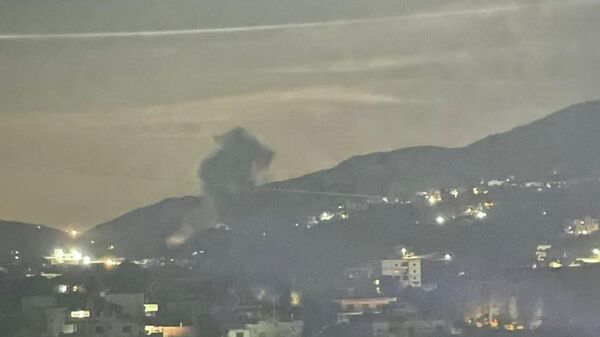 سلسلة من الغارات الإسرائيلية تستهدف مناطق وبلدات عدة جنوبي لبنان والبقاع الغربي - سبوتنيك عربي