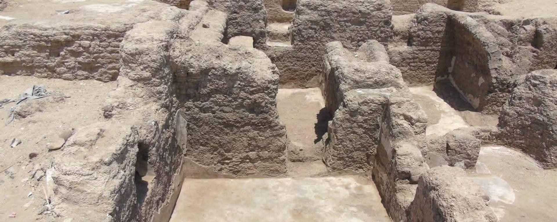 الكشف عن بقايا مجمع سكني متكامل للرهبان من العصر البيزنطي، محافظة سوهاج المصرية - سبوتنيك عربي, 1920, 06.01.2026