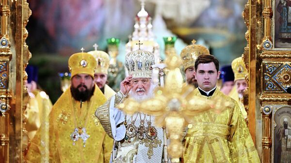 البطريرك كيريل، بطريرك موسكو وعموم روسيا، يقيم قداسا في كاتدرائية المسيح المخلص في موسكو بمناسبة عيد ميلاد المسيح - سبوتنيك عربي