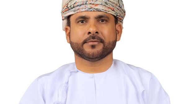  الدكتور عبدالعزيز بن راشد الهاشمي، نائب رئيس اللجنة الاقتصادية والمالية بـ مجلس الشورى العماني - سبوتنيك عربي