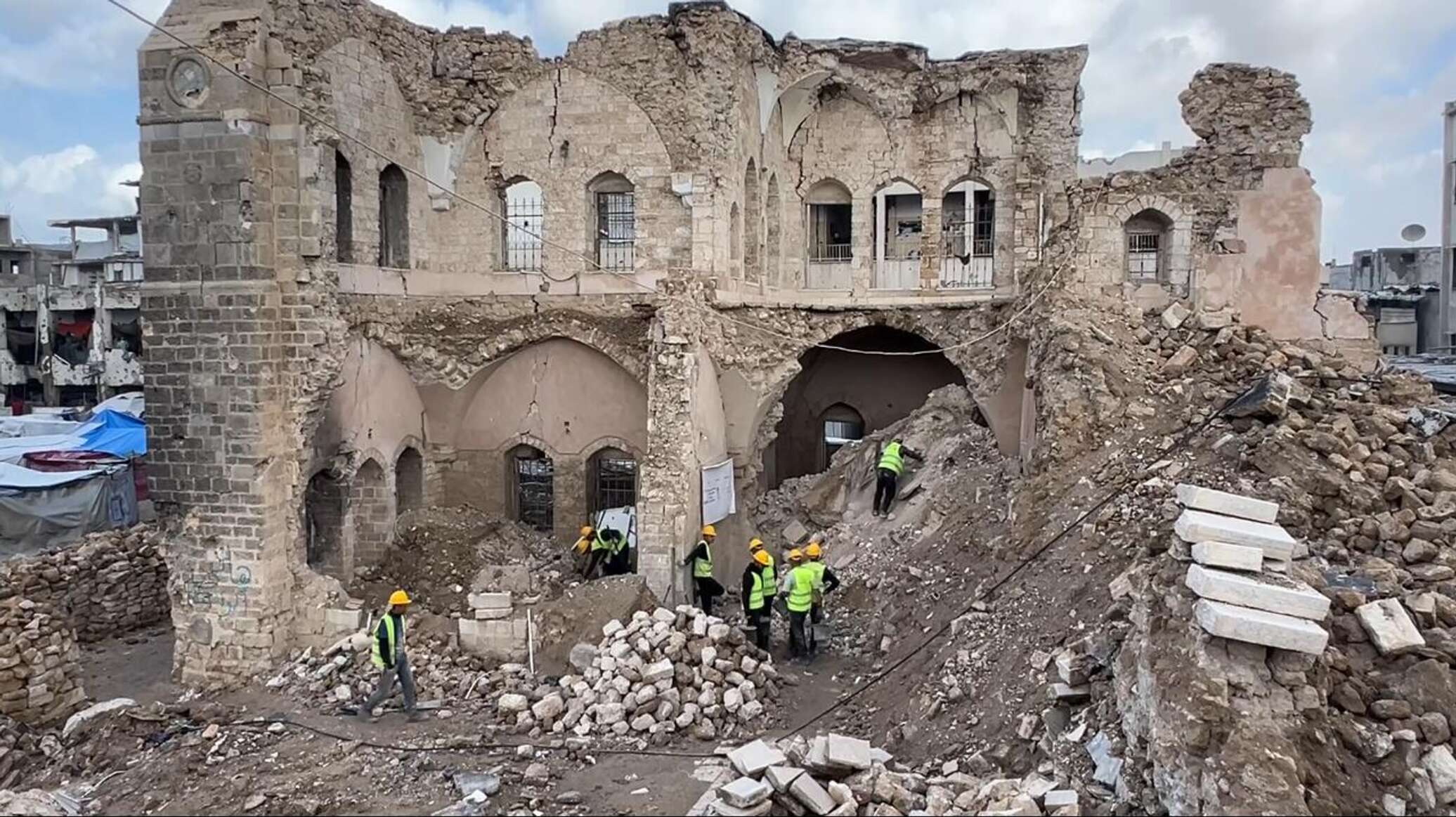 تأهيل قصر "الباشا" التاريخي لإنقاذ ما تبقى من تاريخ غزة الذي دمرته الحرب