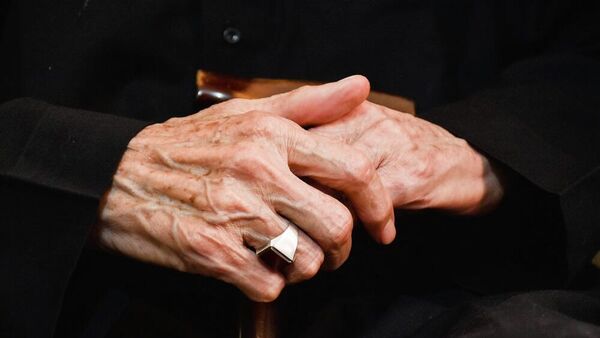 مسن - سبوتنيك عربي