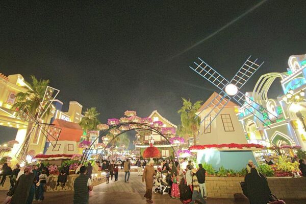 سبوتنيك ترصد فعاليات الدورة الـ30 من القرية العالمية في دبي سبوتنيك ترصد فعاليات الدورة الـ30 من القرية العالمية في دبي - سبوتنيك عربي