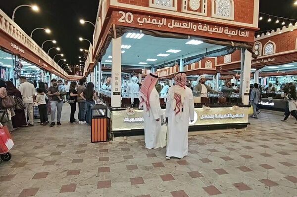 العسل اليمني يحصد المركز الأول عالمياً ويصبح الأكثر طلباً في القرية العالمية بدبي - سبوتنيك عربي