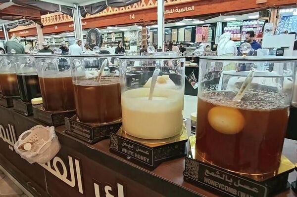 العسل اليمني يحصد المركز الأول عالمياً ويصبح الأكثر طلباً في القرية العالمية بدبي - سبوتنيك عربي