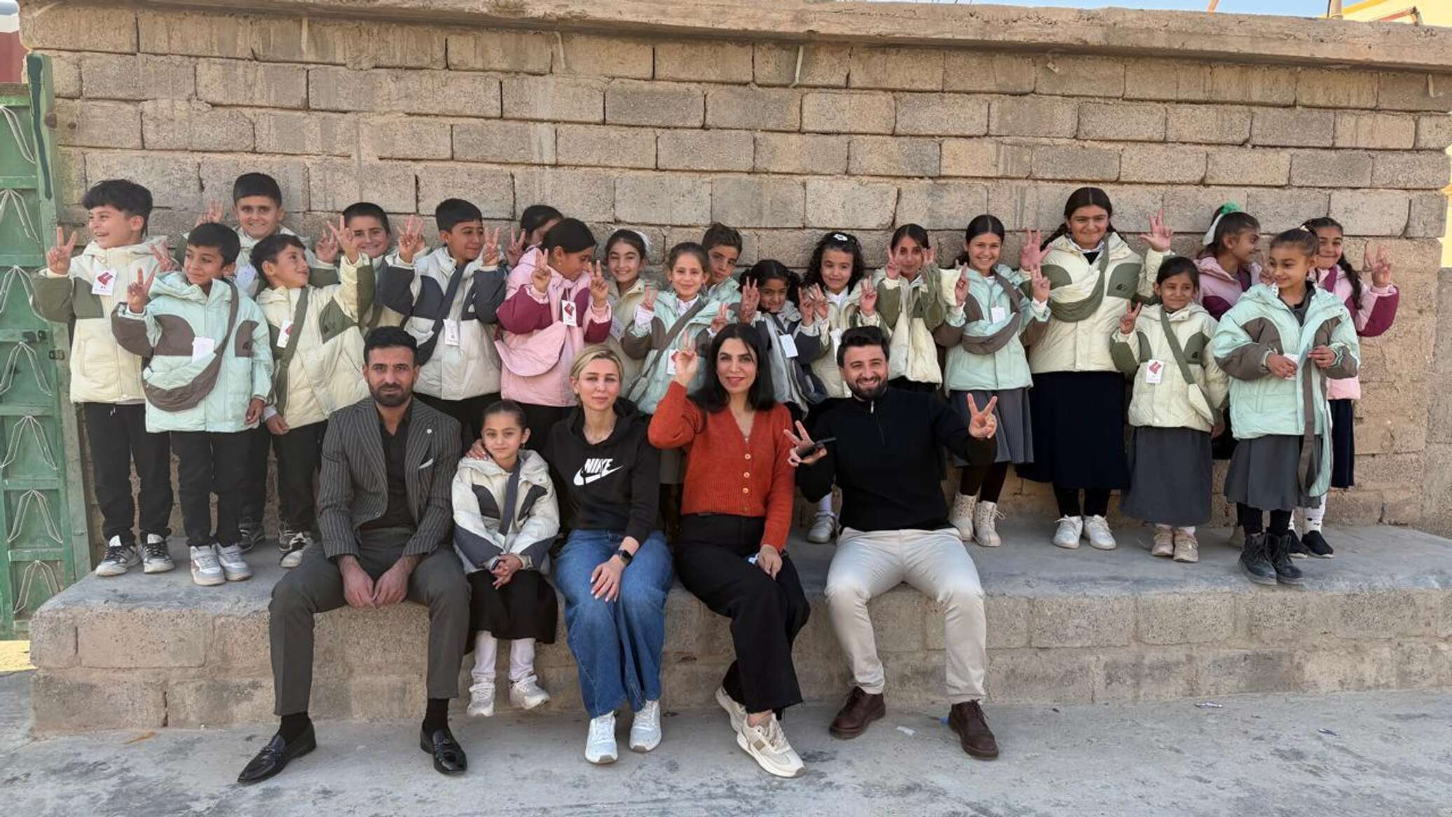 بدأت بـ " قطرة ماء".. سندس سالم تروي مسيرتها مع أطفال العراق على مدار 12 عاما.. صور