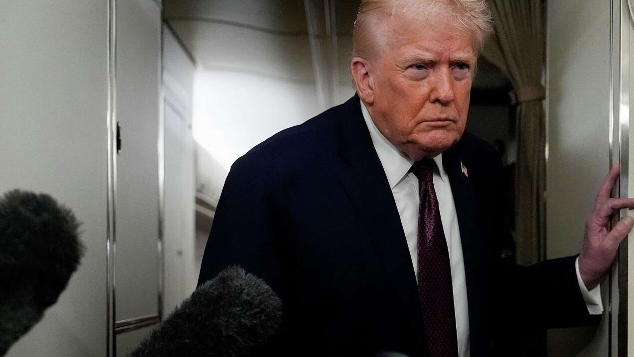 العثور على جسم غامض في طريق موكب ترامب إلى واشنطن