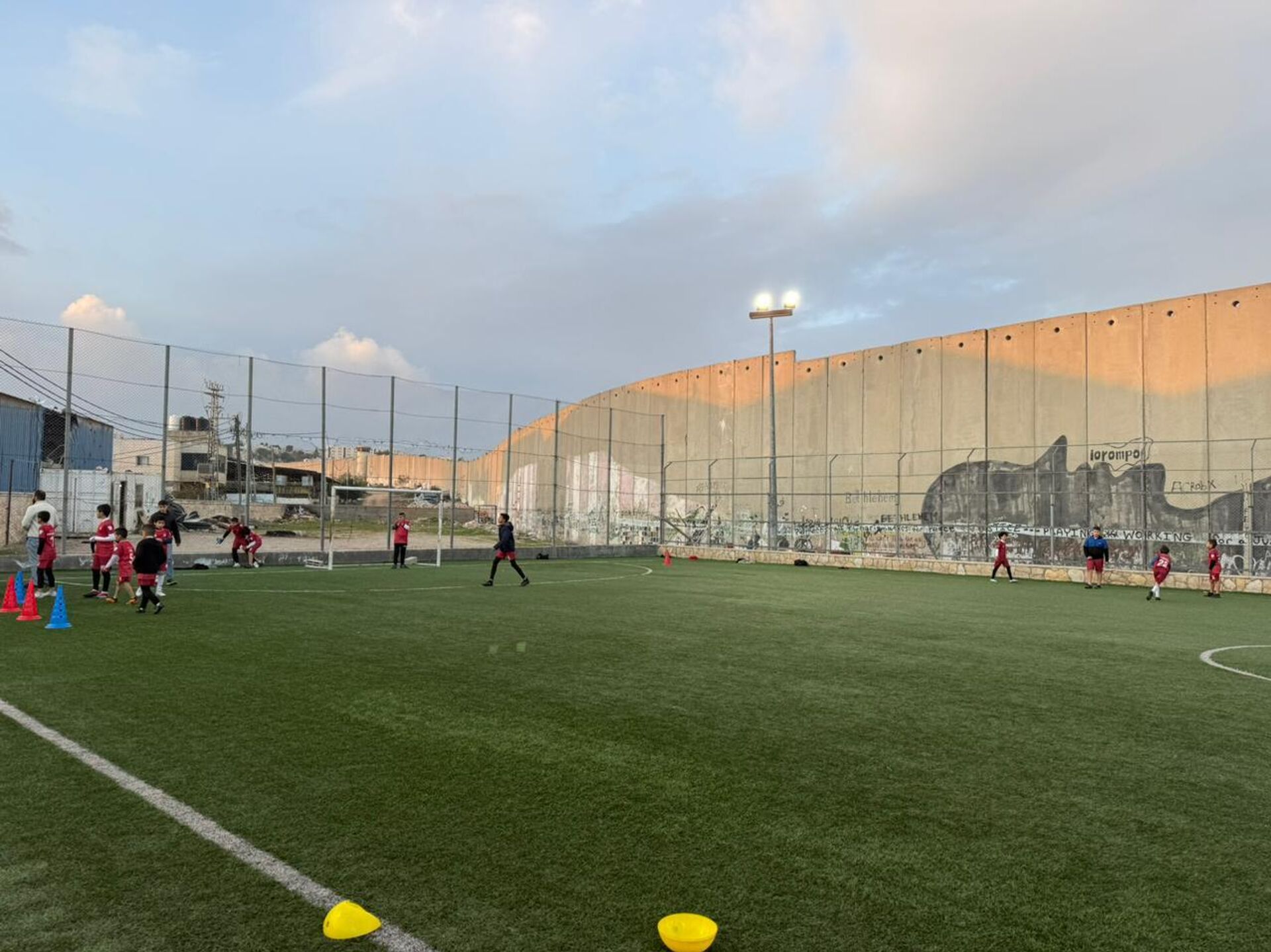 ملعب في بيت لحم على قائمة الهدم الإسرائيلي
 - سبوتنيك عربي, 1920, 13.01.2026