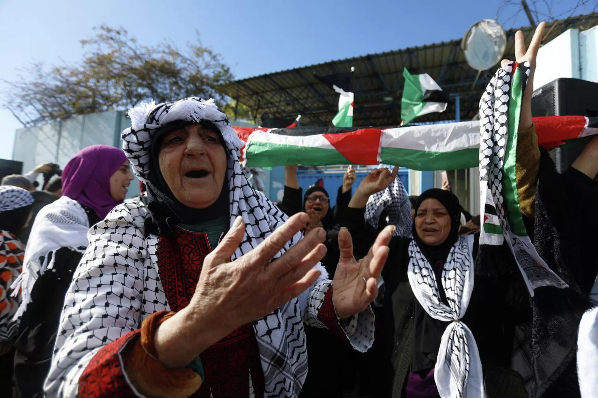 وقفة غضب أمام الأونروا في بيروت رفضا لشطب اسم فلسطين من المناهج التعليمية - سبوتنيك عربي, 1920, 14.01.2026