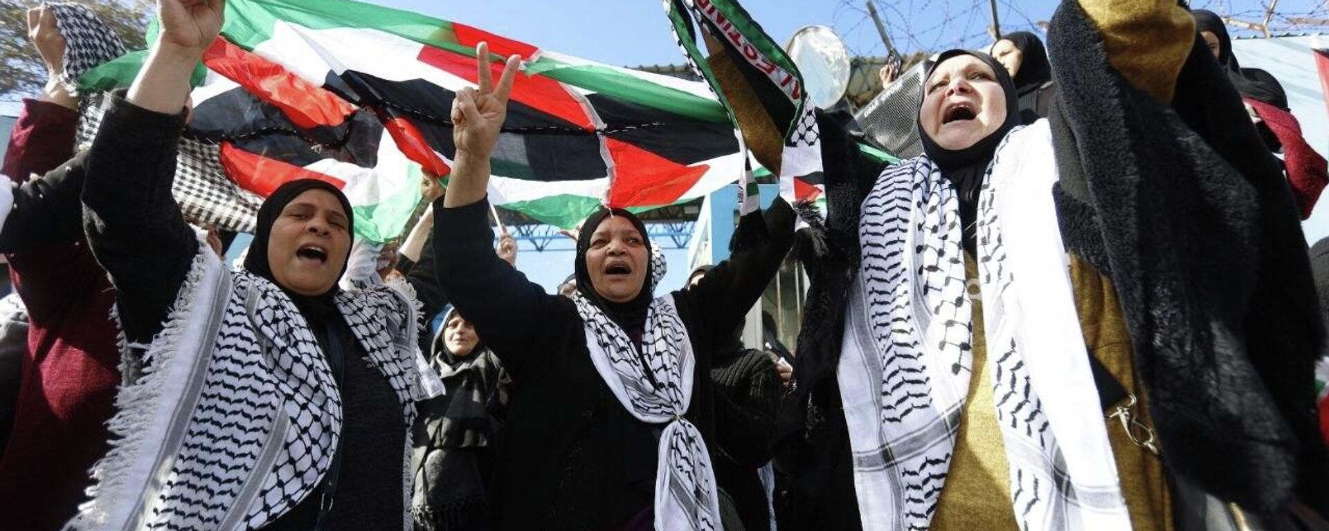 وقفة غضب أمام الأونروا في بيروت رفضا لشطب اسم فلسطين من المناهج التعليمية - سبوتنيك عربي, 1920, 14.01.2026