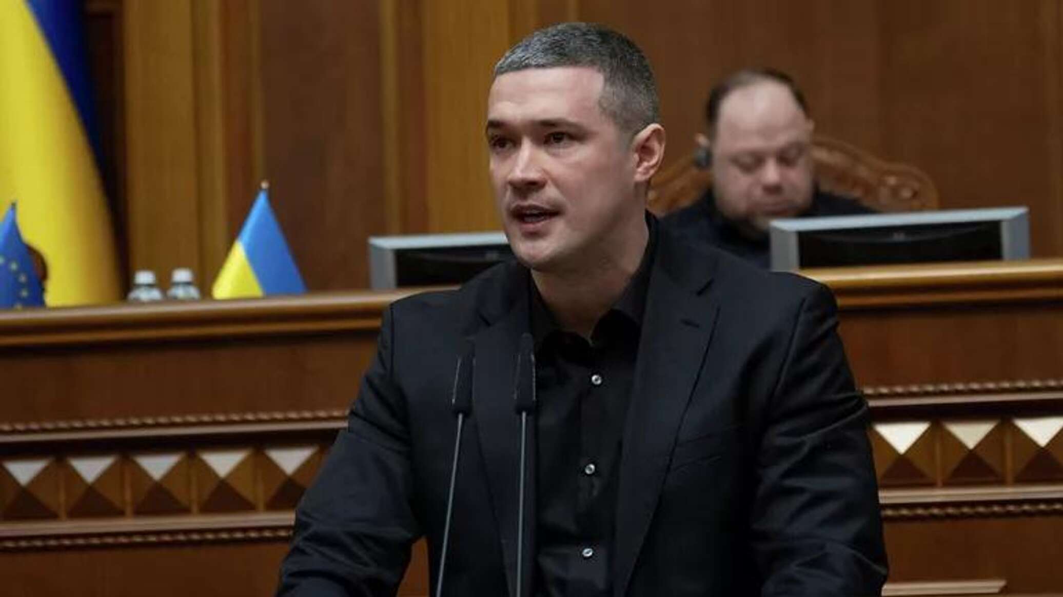 إعلام: وزير الدفاع الأوكراني الجديد "محتال سابق"