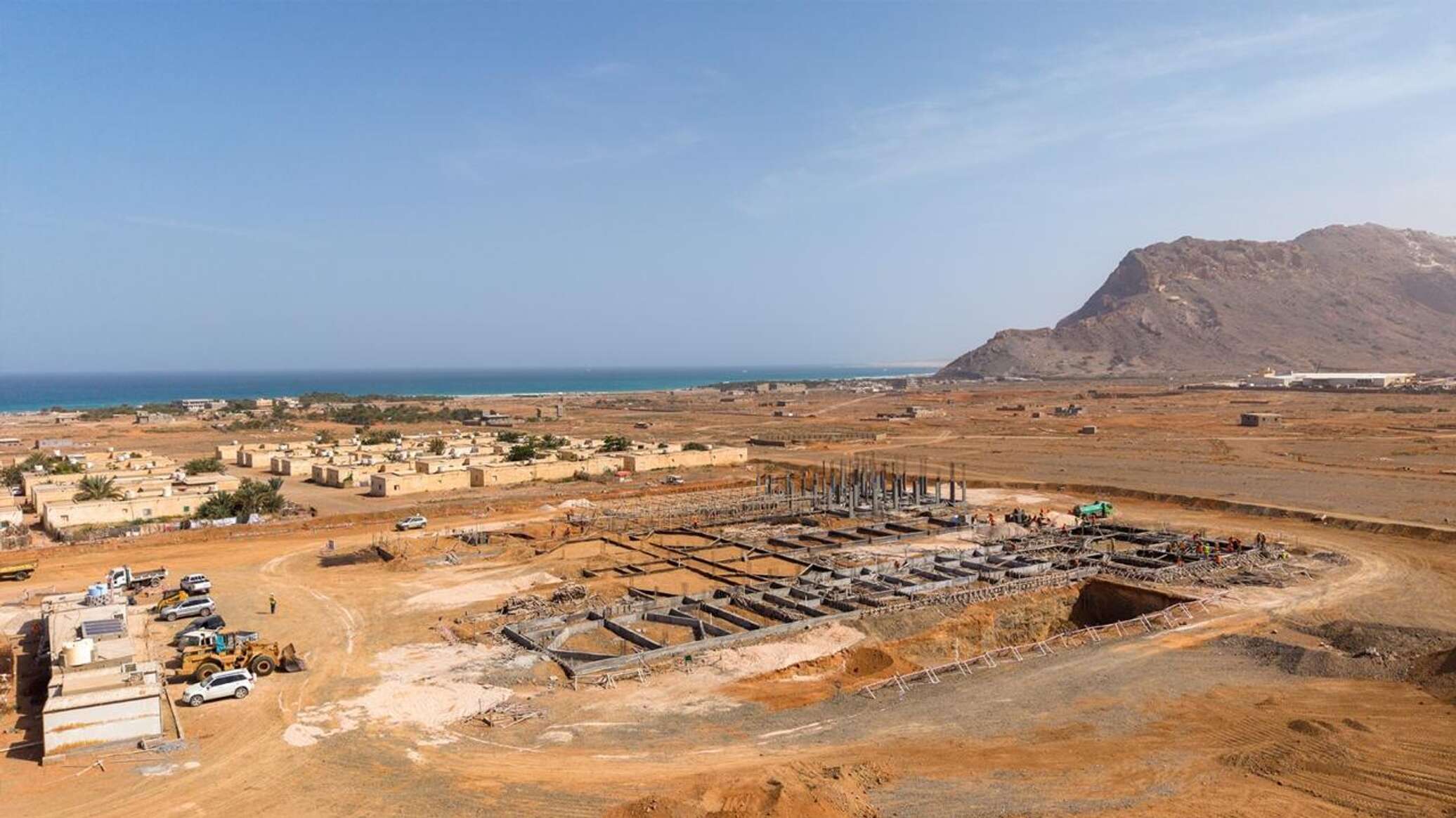 ‌‏من بينها أول محطة تحلية مياه... السعودية تطلق مشاريع تنموية في اليمن بقيمة 1.9 مليار ريال