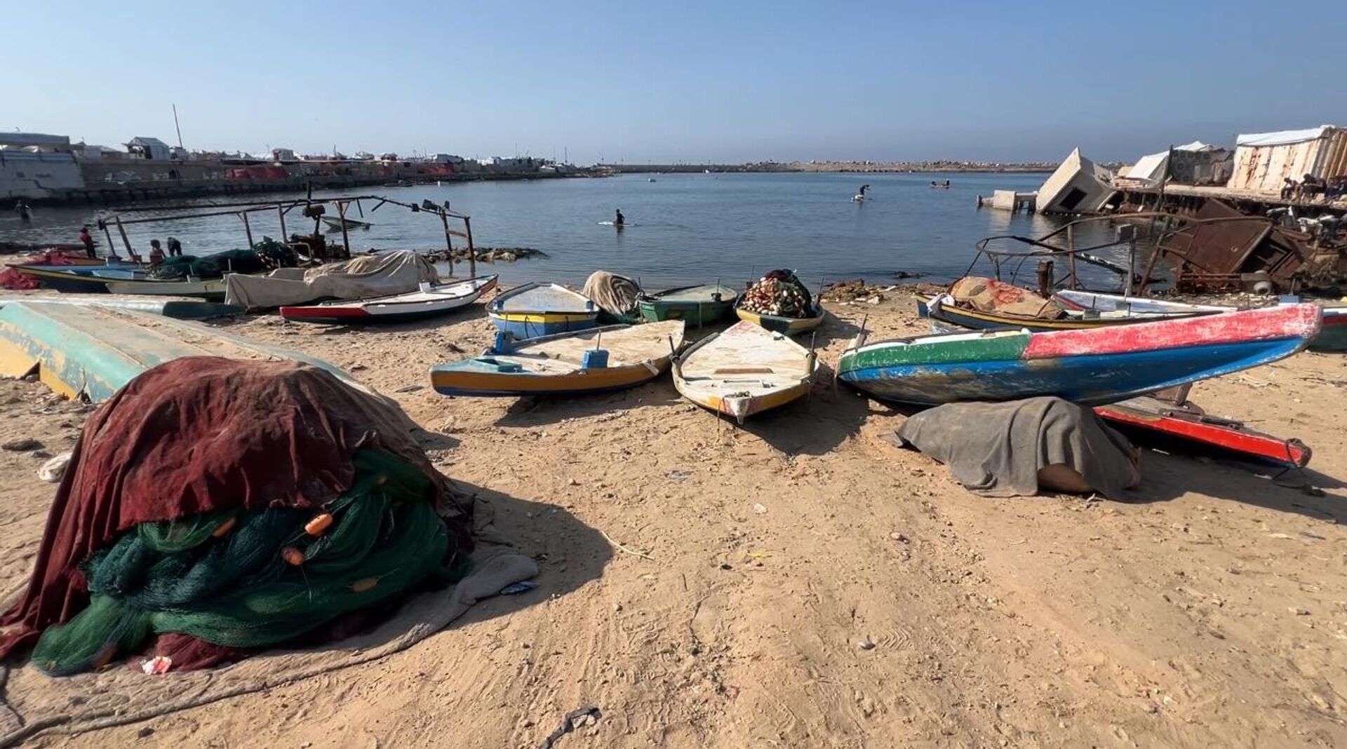 ترميم المراكب المدمرة في غزة يعيد الصيد ويجلب الخطر
 - سبوتنيك عربي, 1920, 16.01.2026