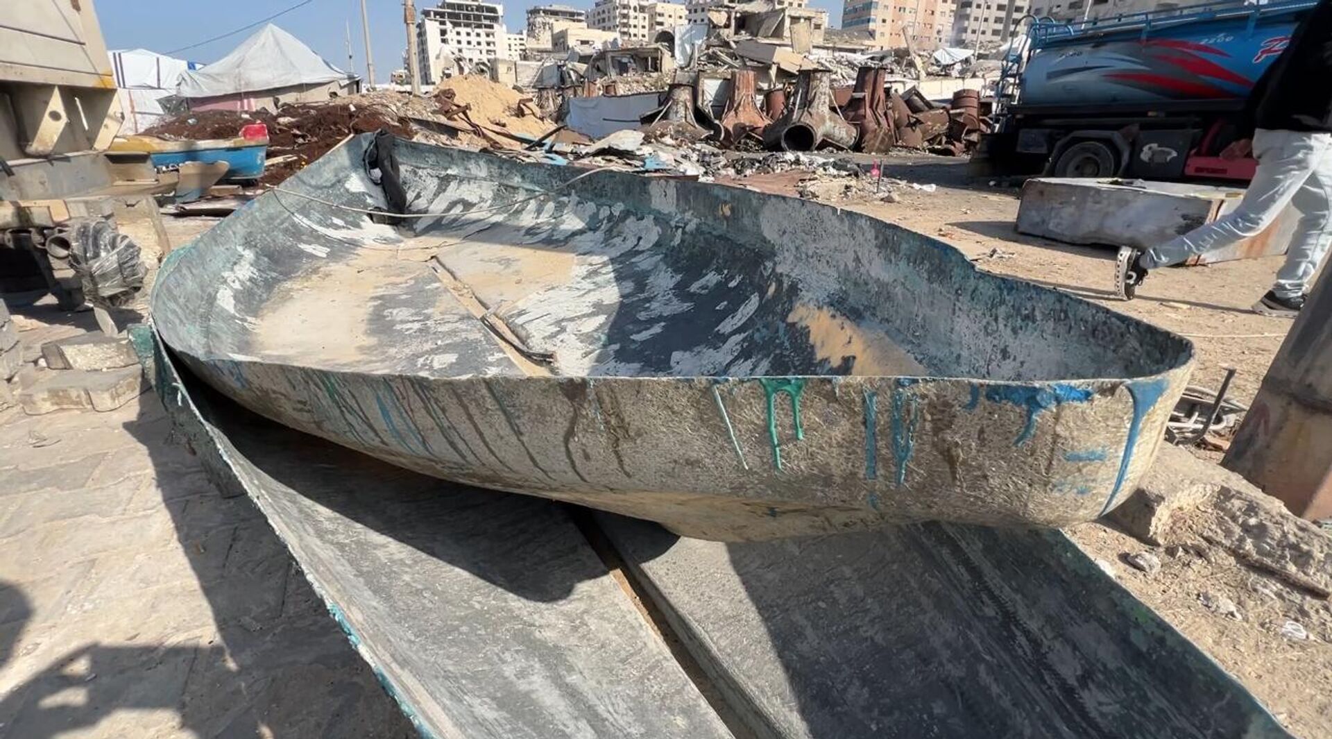 ترميم المراكب المدمرة في غزة يعيد الصيد ويجلب الخطر
 - سبوتنيك عربي, 1920, 16.01.2026