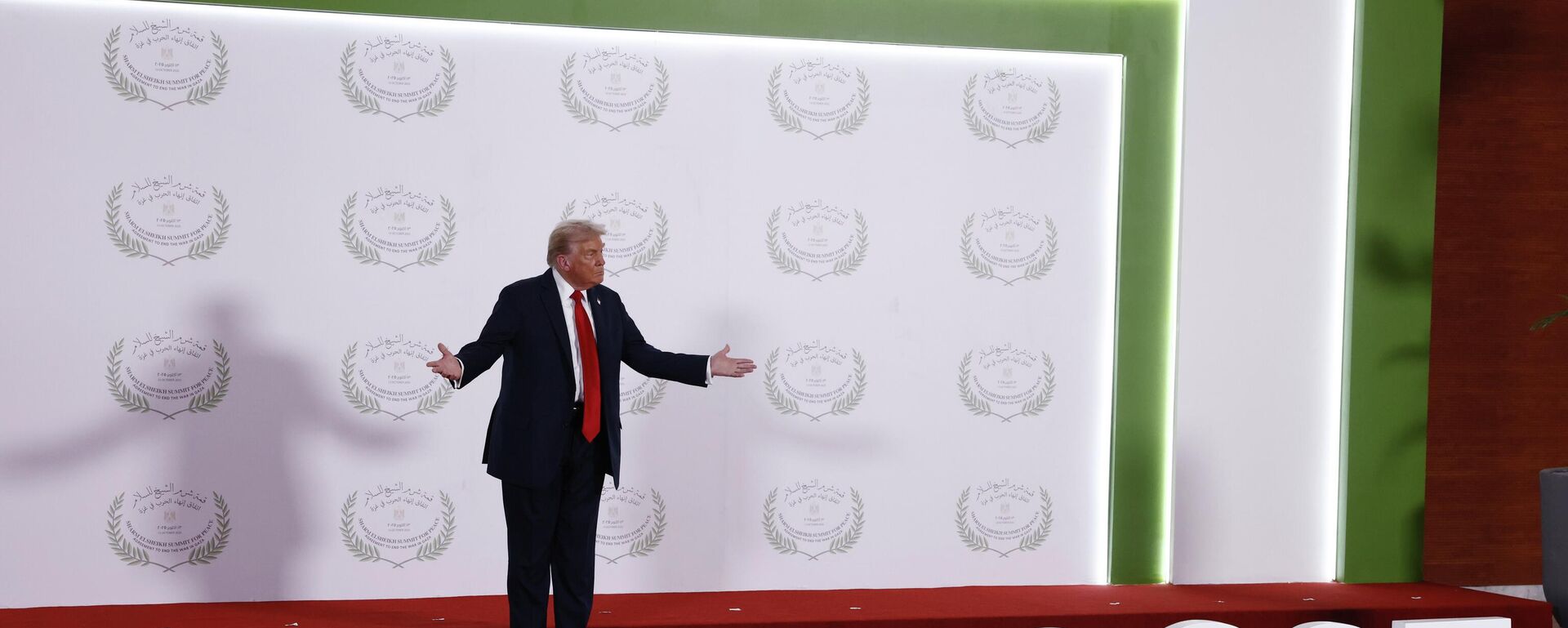 الرئيس الأمريكي دونالد ترامب خلال مشاركته في قمة شرم الشيخ الخاص بوقف إطلاق النار في غزة وفقا لخطته - سبوتنيك عربي, 1920, 17.01.2026