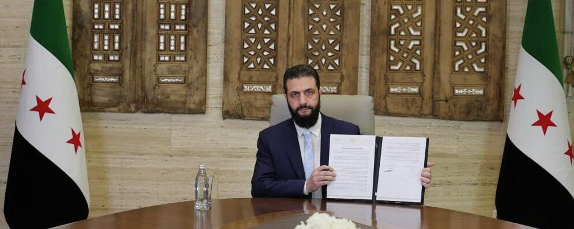 الرئيس السوري للمرحلة الانتقالية أحمد الشرع - سبوتنيك عربي, 1920, 18.01.2026