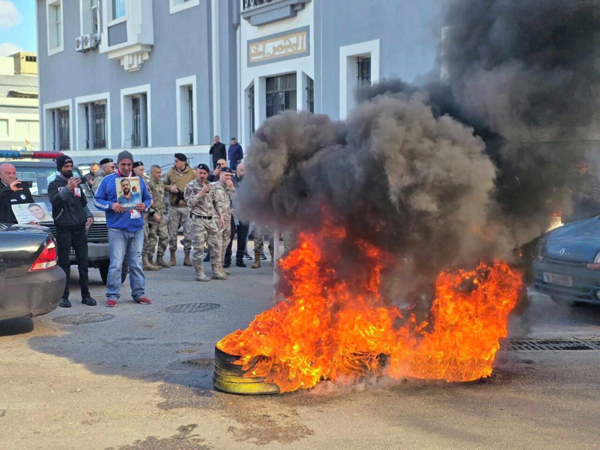 أهالي ضحايا مرفأ بيروت يحتجون على تعيين غراسيا القزي مديرة للجمارك
 - سبوتنيك عربي, 1920, 19.01.2026