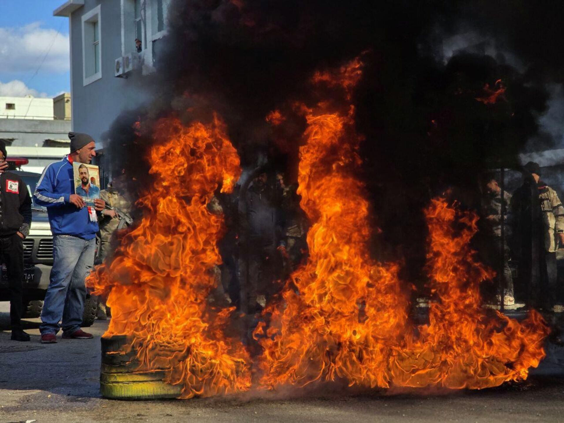 أهالي ضحايا مرفأ بيروت يحتجون على تعيين غراسيا القزي مديرة للجمارك
 - سبوتنيك عربي, 1920, 19.01.2026