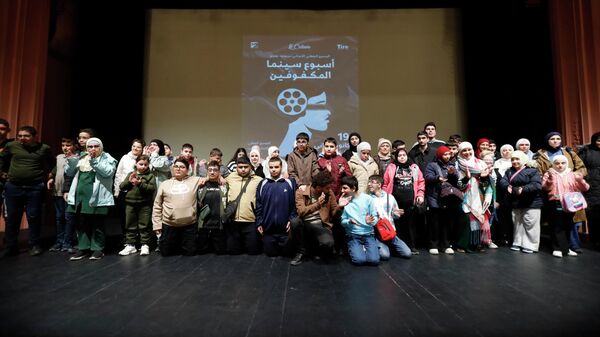 حين تشاهد السينما بالسمع.. بيروت تختتم  فعالية أسبوع سينما المكفوفين - سبوتنيك عربي