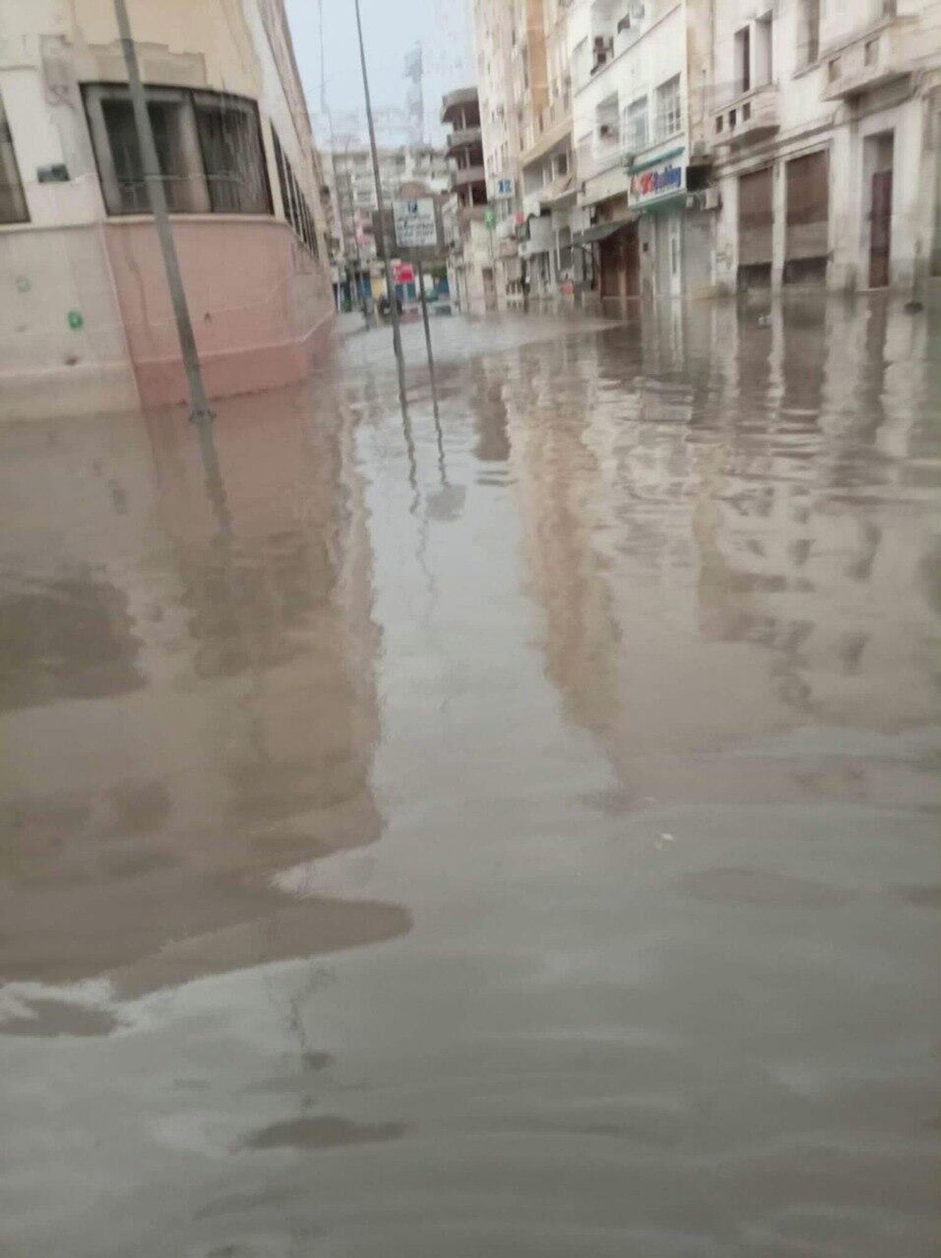 سيول تجتاح تونس، 20 يناير/ كانون الثاني 2026 - سبوتنيك عربي, 1920, 20.01.2026