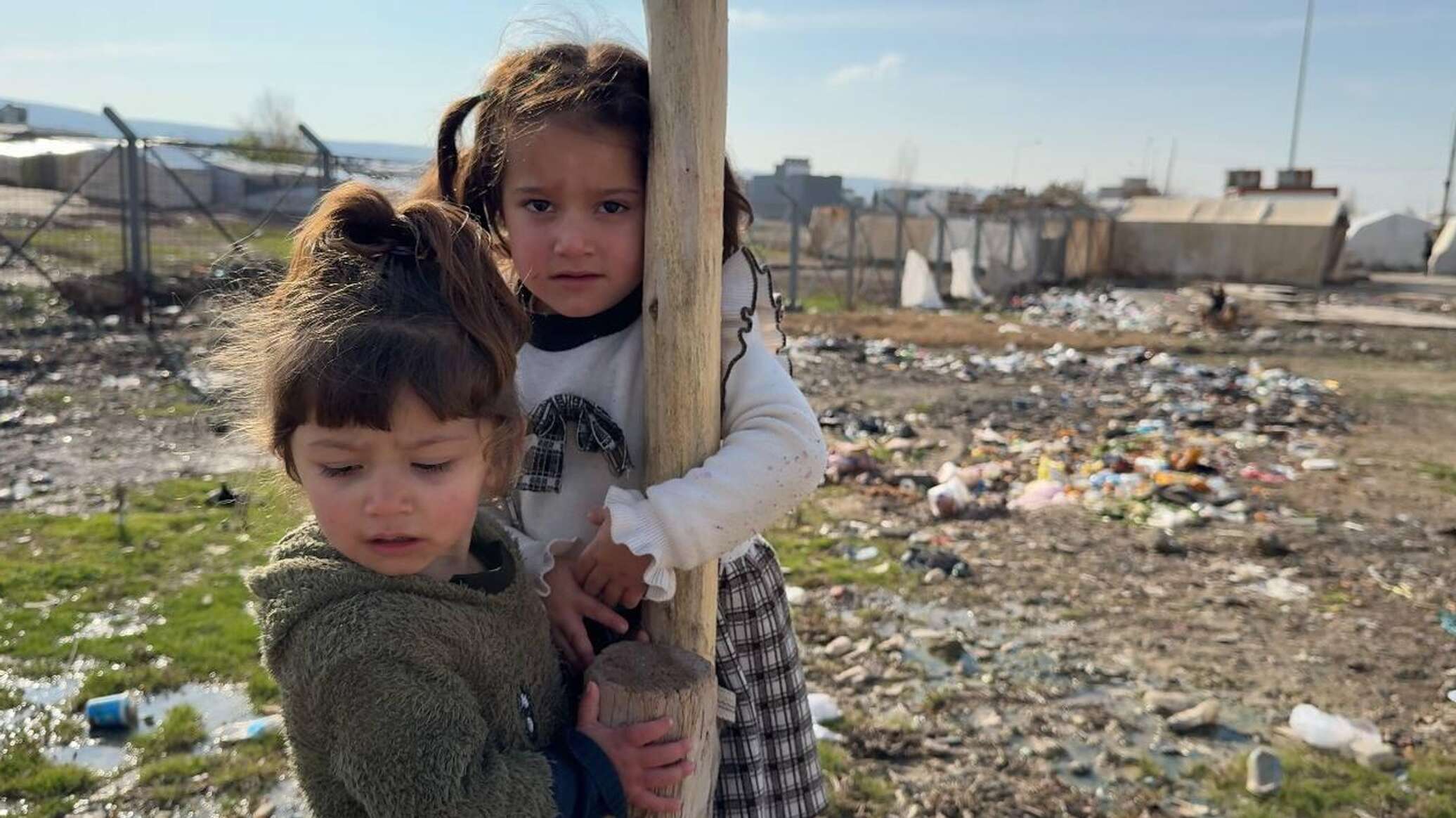 العراق.. النازحون في دهوك يواجهون ظروفا جوية قاسية بالتزامن مع موجة الصقيع