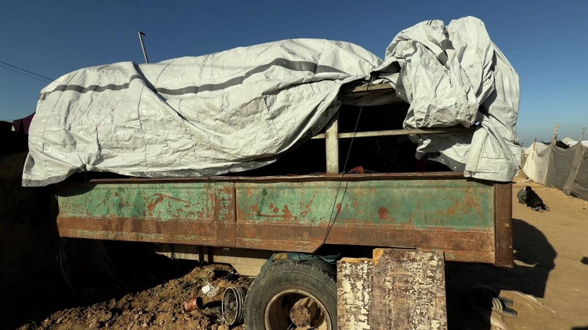 فلسطيني يصنع جهاز تنفس من منفاخ سيارات لإنقاذ حياة والدته     - سبوتنيك عربي, 1920, 21.01.2026