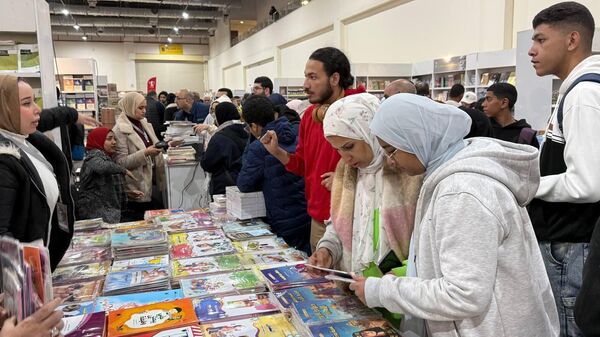 بمشاركة روسية بارزة.. انطلاق فعاليات اليوم الأول من معرض القاهرة الدولي للكتاب - سبوتنيك عربي