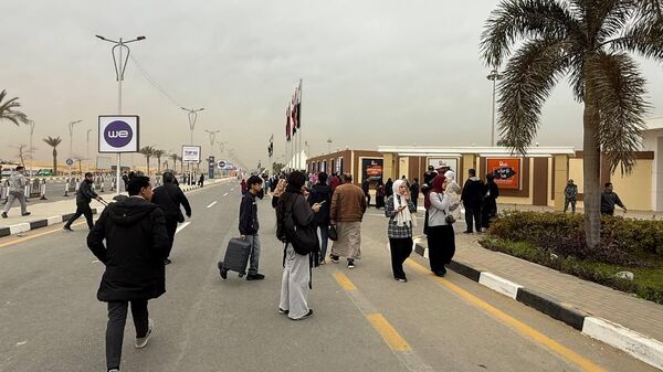 بمشاركة روسيا.. انطلاق فعاليات اليوم الأول من معرض القاهرة الدولي للكتاب - سبوتنيك عربي