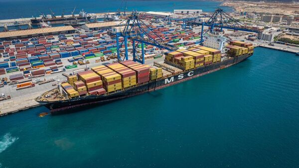 ليبيا توقع شراكة دولية لتوسعة وتشغيل محطات الحاويات بميناء مصراتة - سبوتنيك عربي