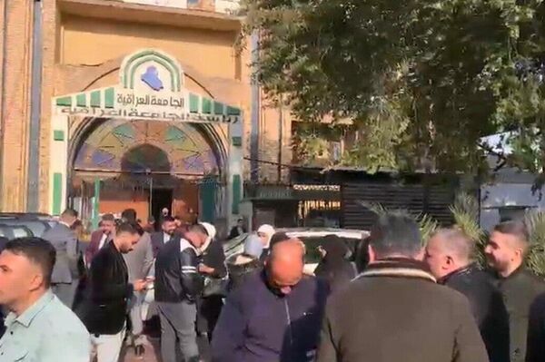 تظاهرات واعتصامات.. إلغاء المخصصات الجامعية يشعل العاصمة العراقية بغداد - سبوتنيك عربي