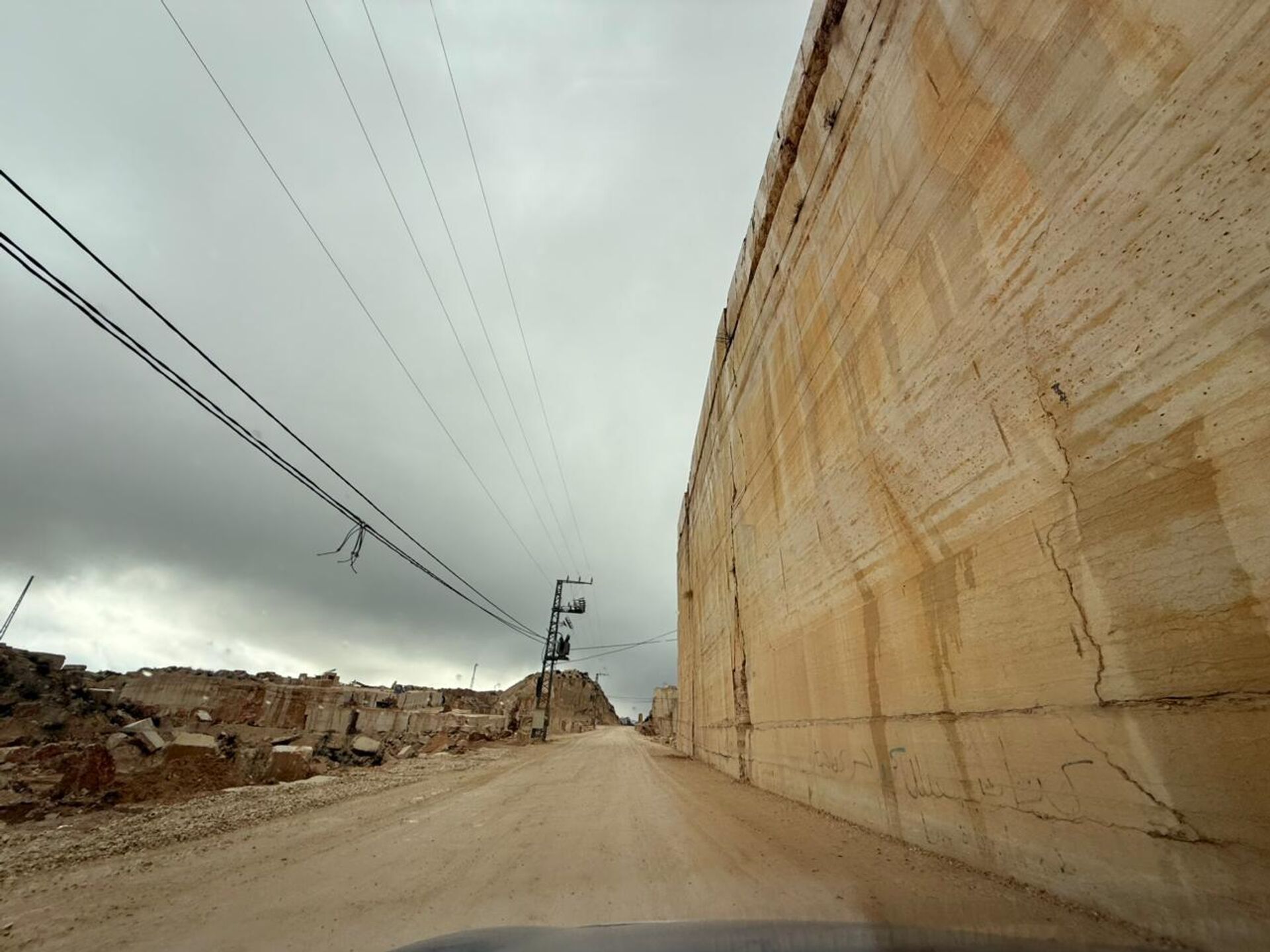 الاقتصاد الفلسطيني ينزف على صخور الضفة الغربية جراء القيود الإسرائيلية - سبوتنيك عربي, 1920, 25.01.2026