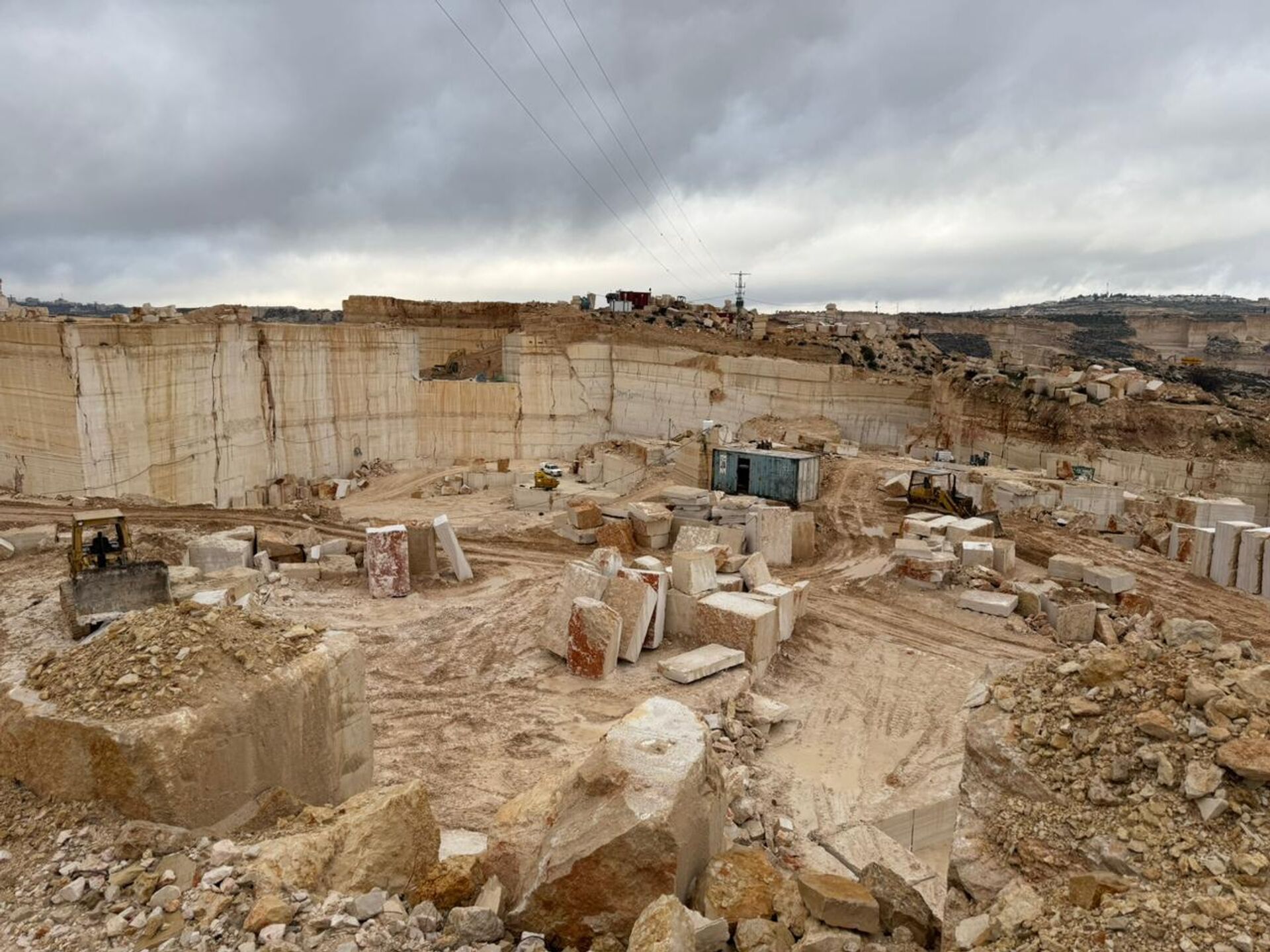 الاقتصاد الفلسطيني ينزف على صخور الضفة الغربية جراء القيود الإسرائيلية - سبوتنيك عربي, 1920, 25.01.2026