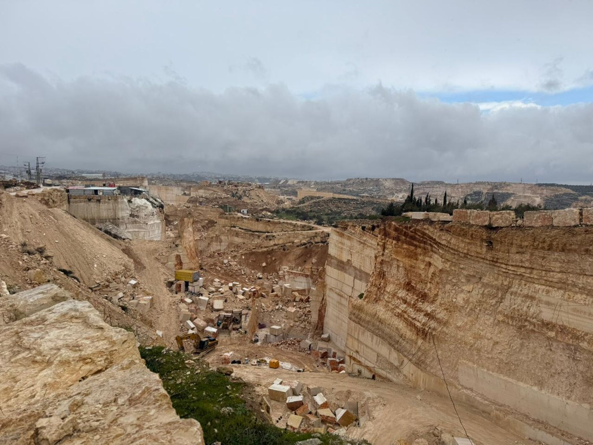 الاقتصاد الفلسطيني ينزف على صخور الضفة الغربية جراء القيود الإسرائيلية - سبوتنيك عربي, 1920, 25.01.2026