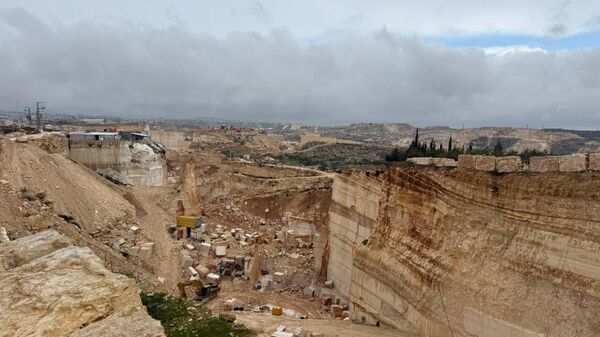 الاقتصاد الفلسطيني ينزف على صخور الضفة الغربية جراء القيود الإسرائيلية - سبوتنيك عربي