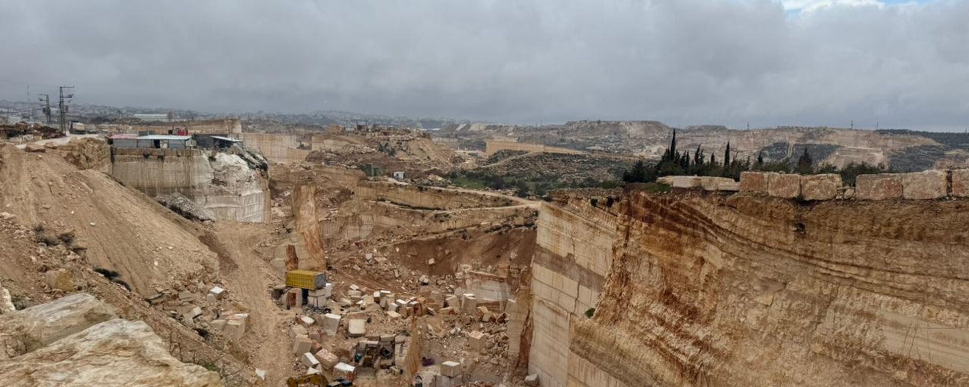 الاقتصاد الفلسطيني ينزف على صخور الضفة الغربية جراء القيود الإسرائيلية - سبوتنيك عربي, 1920, 14.02.2026