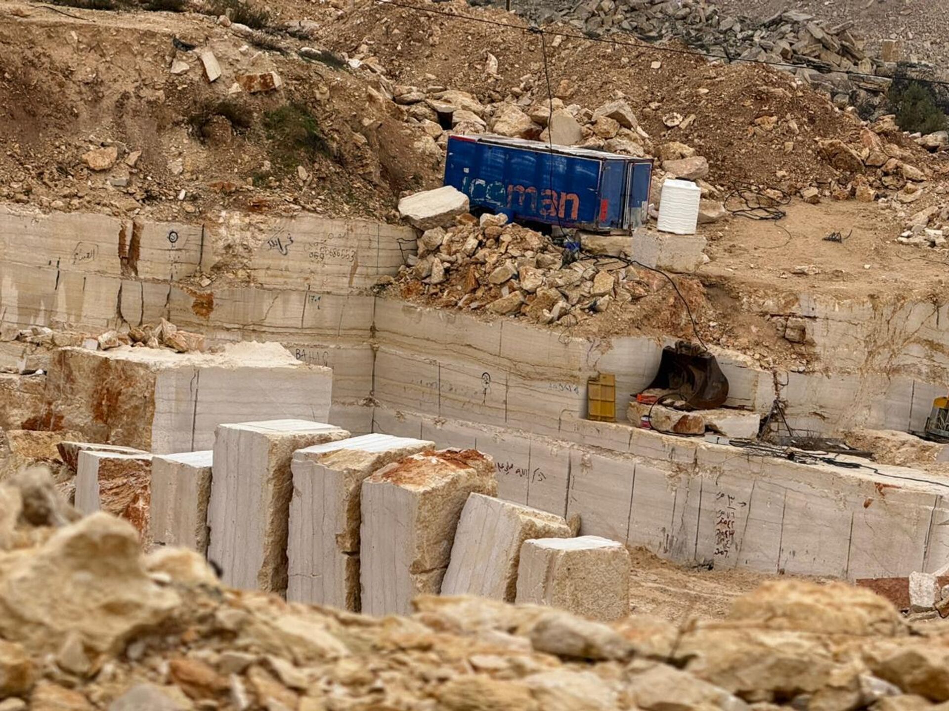 الاقتصاد الفلسطيني ينزف على صخور الضفة الغربية جراء القيود الإسرائيلية - سبوتنيك عربي, 1920, 25.01.2026