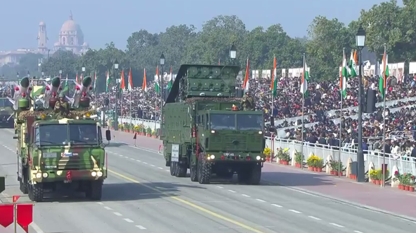 مشاهد من العرض العسكري الذي أقيم في العاصمة الهندية نيودلهي احتفالا بيوم الجمهورية - سبوتنيك عربي