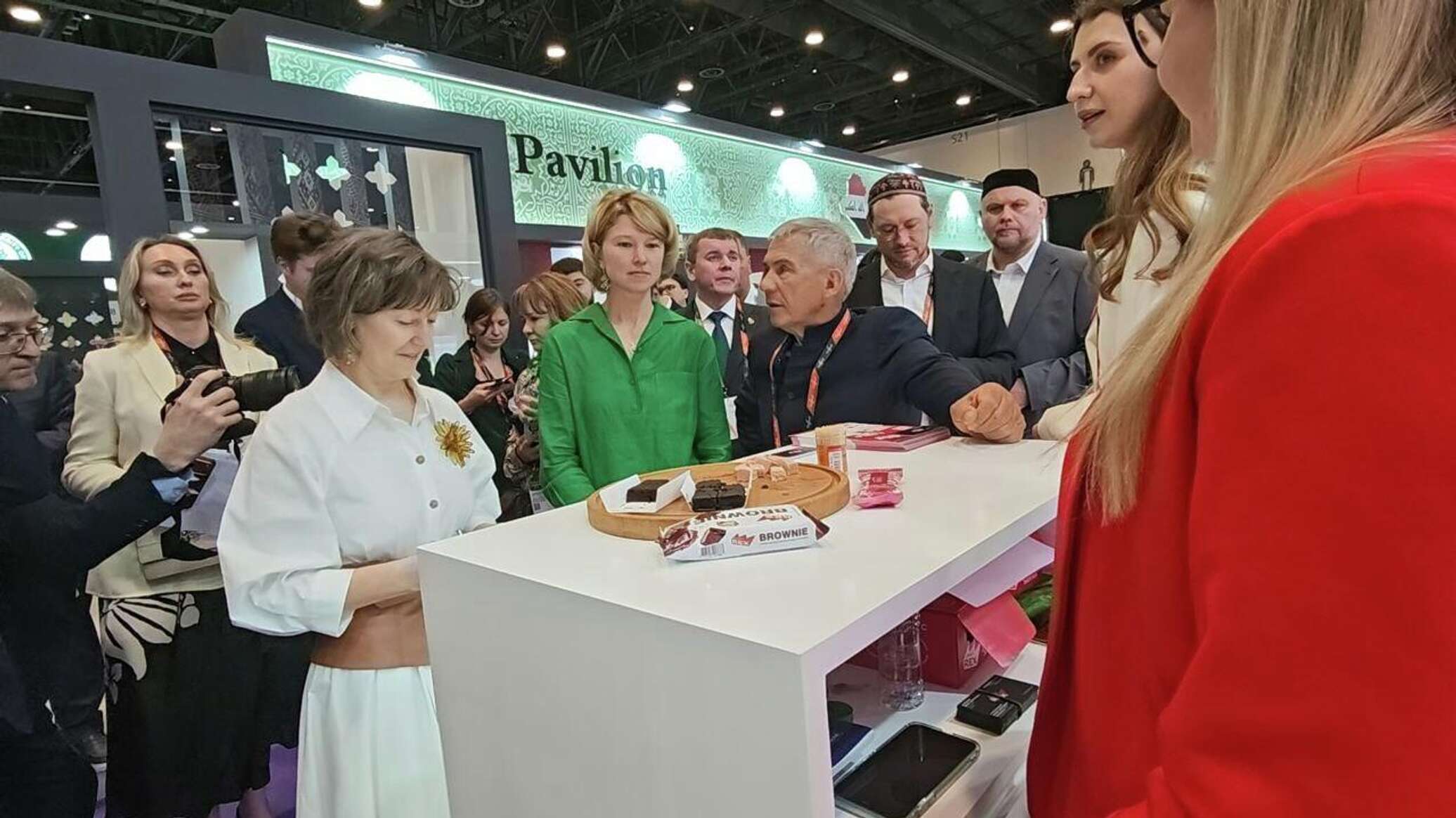 "سبوتنيك" ترصد جولة وزيرة الزراعة الروسية داخل معرض"جلفود" في الإمارات