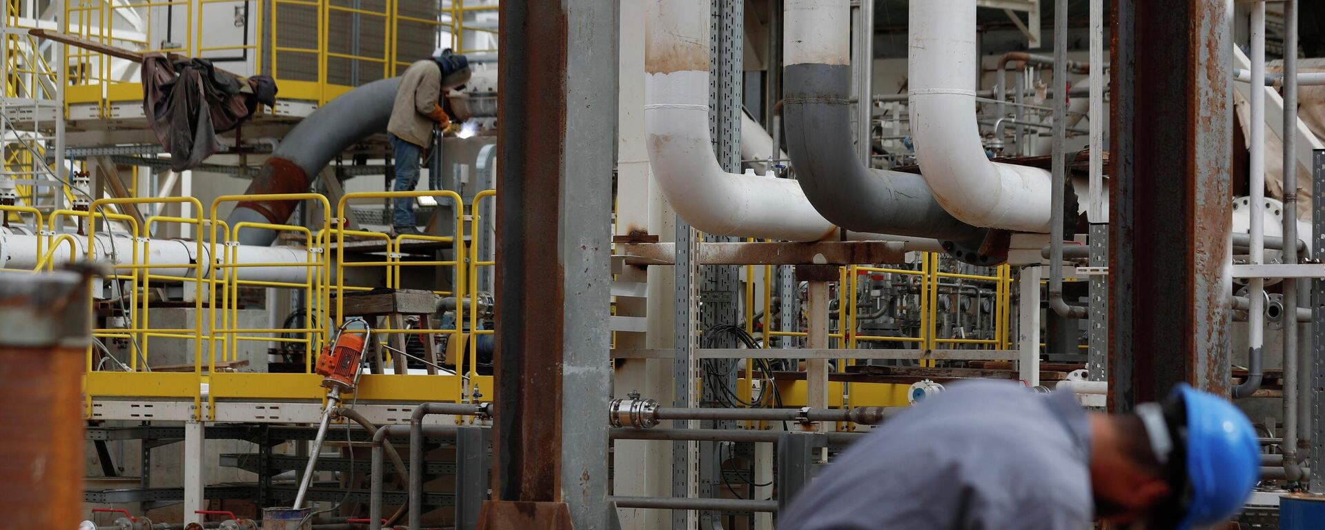 عامل سوري يعمل محطة حمص السورية - سبوتنيك عربي, 1920, 26.01.2026