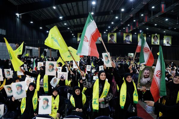 لقاء تضامني في الضاحية الجنوبية دعما لإيران ورفضا للتهديدات الأمريكية - سبوتنيك عربي